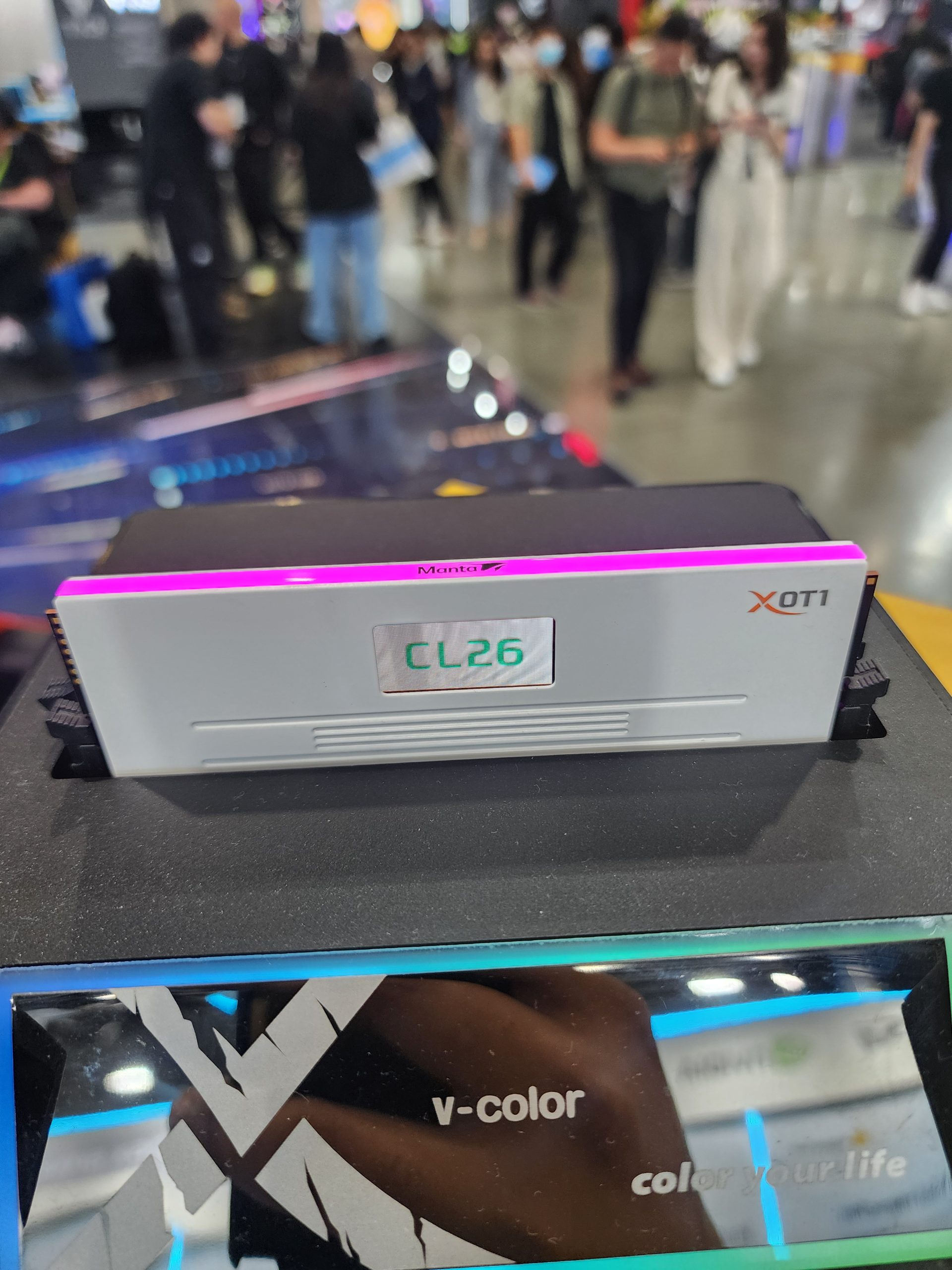V-Color розширює межі DDR5: 2 ТБ з новими MRDIMM та оновлений OLED-застосунок з низьким профілем EXPO ULL 3 V-Color розширює межі DDR5: 2 ТБ з новими MRDIMM та оновлений OLED-застосунок з низьким профілем EXPO ULL 3