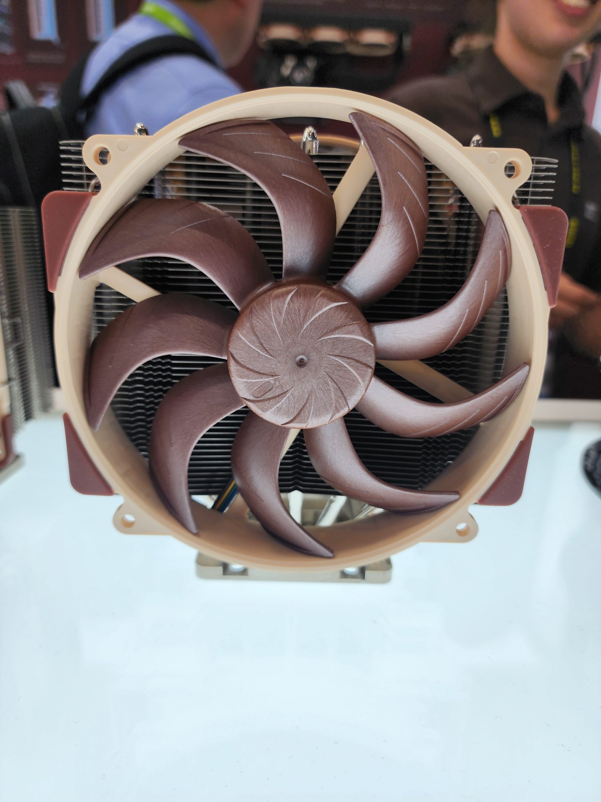 Noctua ламає традиції: перші AIO-водянки від €219, нові радіатори та блоки живлення PRIME TX з OptiGuard 18 Noctua ламає традиції: перші AIO-водянки від €219, нові радіатори та блоки живлення PRIME TX з OptiGuard 18