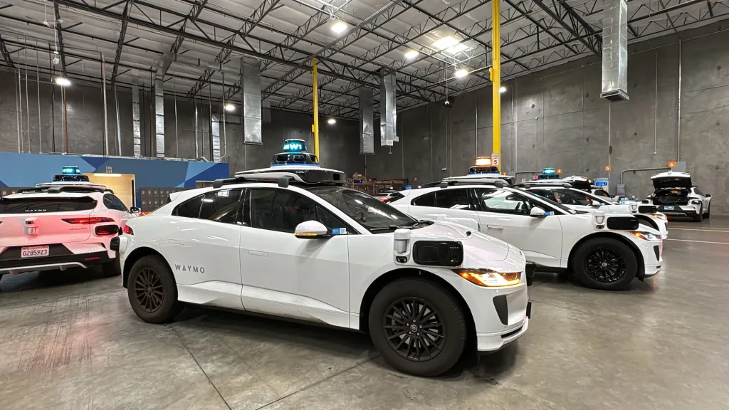 Waymo перетворює відпрацьовані батареї роботаксі на накопичувачі енергії для мережі 1