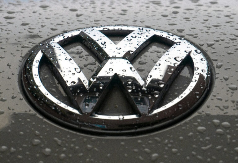 Volkswagen скорочує 100 000 робочих місць та закриває 4 заводи через кризу бізнес-моделі 62 Volkswagen скорочує 100 000 робочих місць та закриває 4 заводи через кризу бізнес-моделі 62