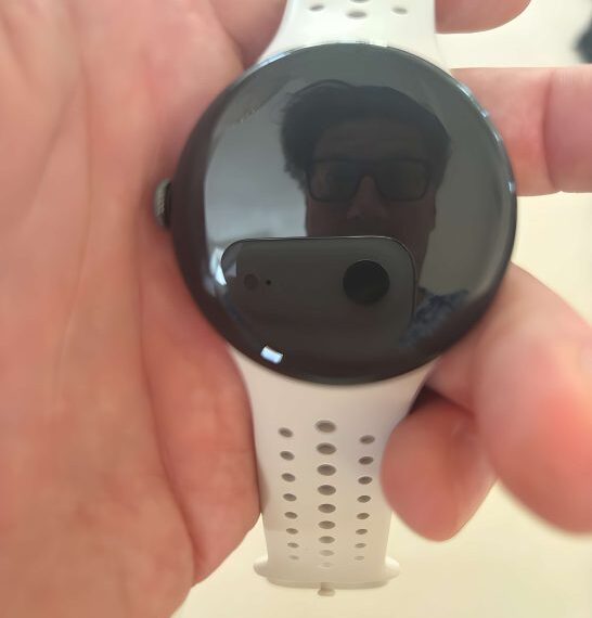 Головна 25 Дайвер знайшов Google Pixel Watch 5 на дні Карибського моря: історія втрати…