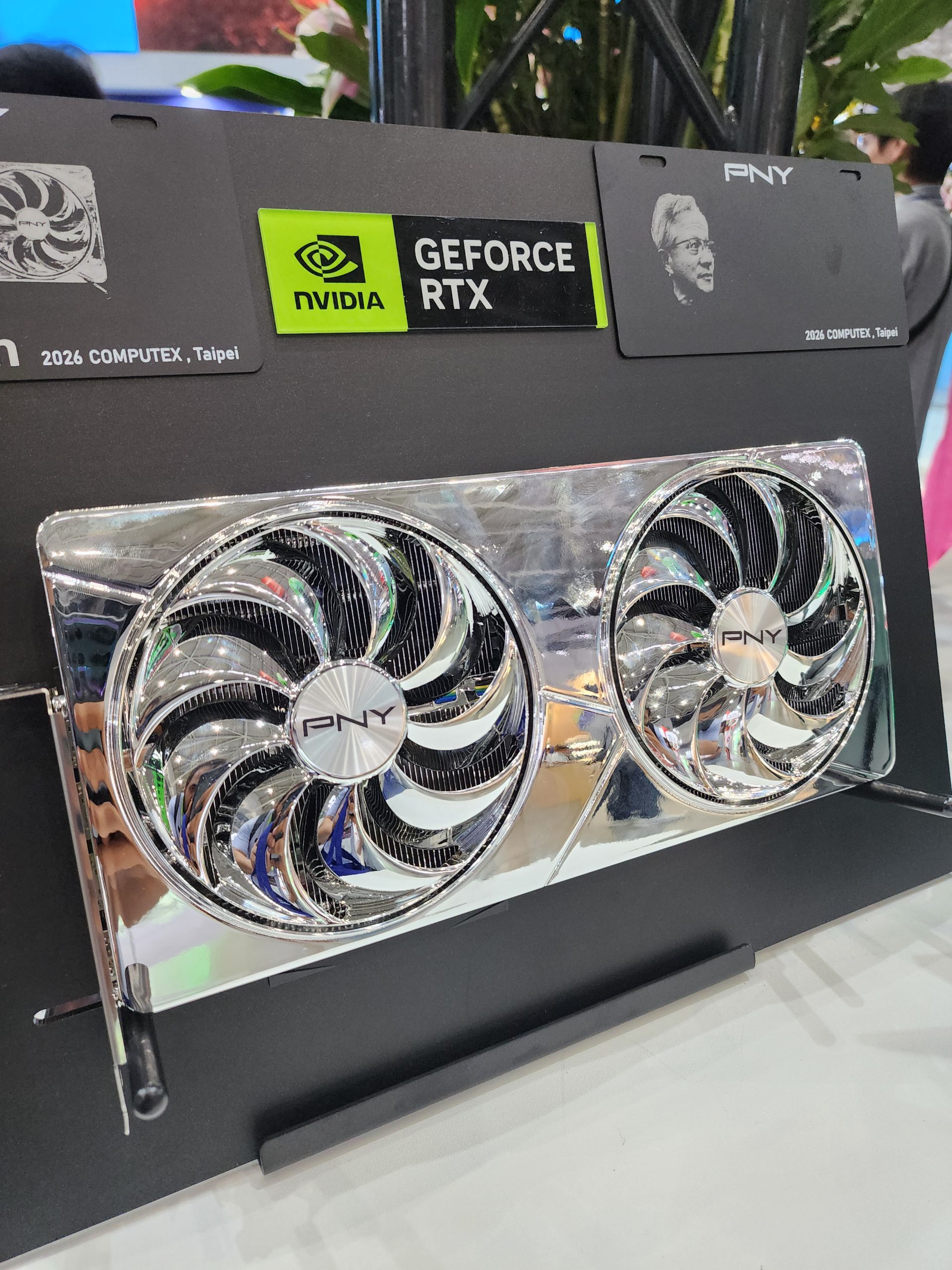 PNY створює RTX 5080 з суцільного металу: унікальний ексклюзив з алюмінієвими лезами 4