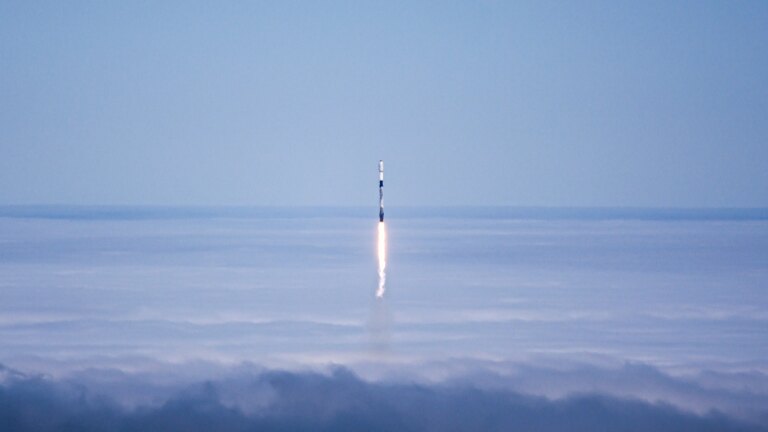 SpaceX готує найбільше IPO: акції оцінили в $135 13