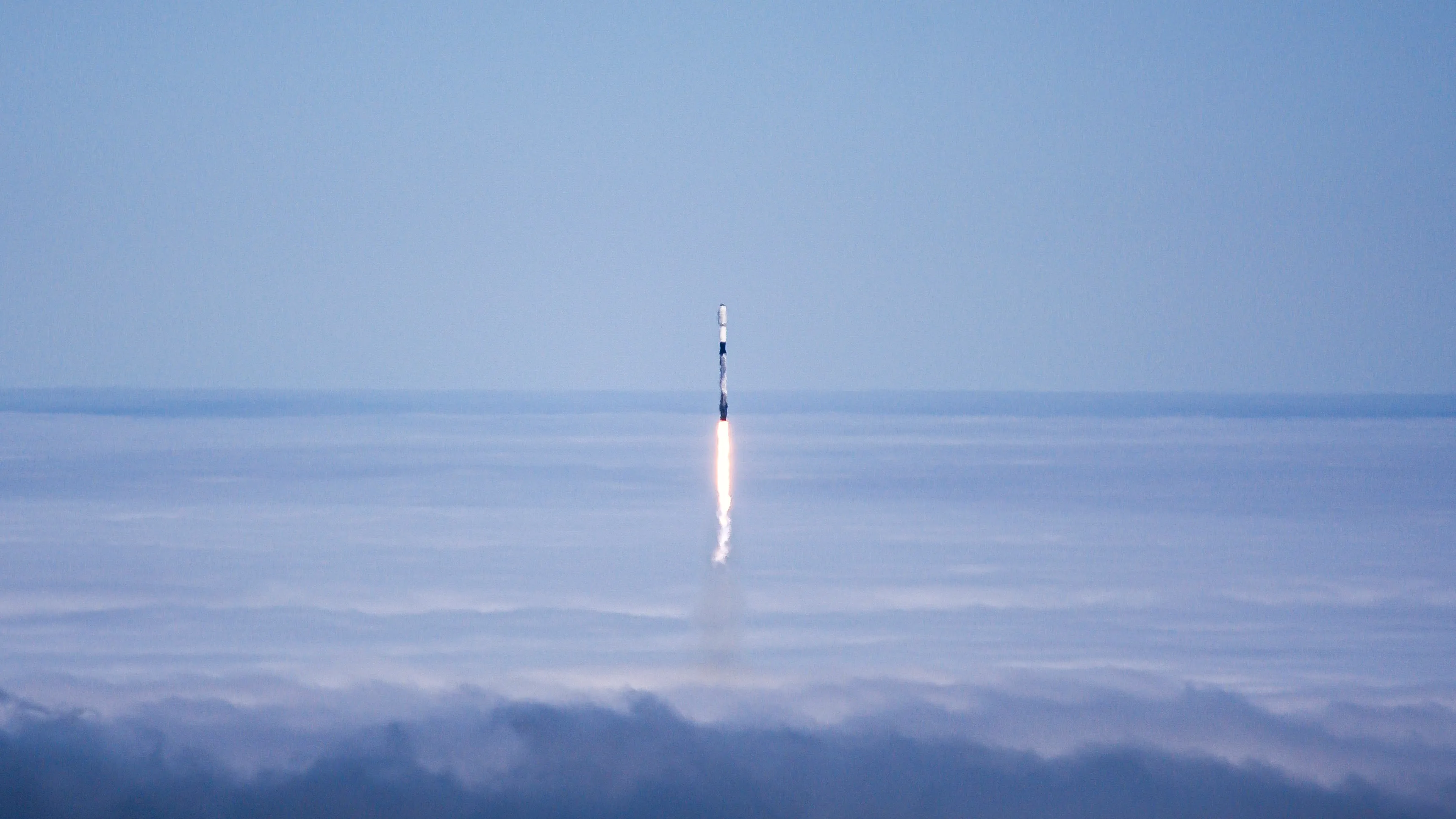 SpaceX готує найбільше IPO: акції оцінили в $135 1