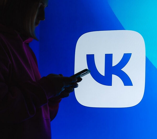Google вилучила застосунки Max та VK з Play Маркет