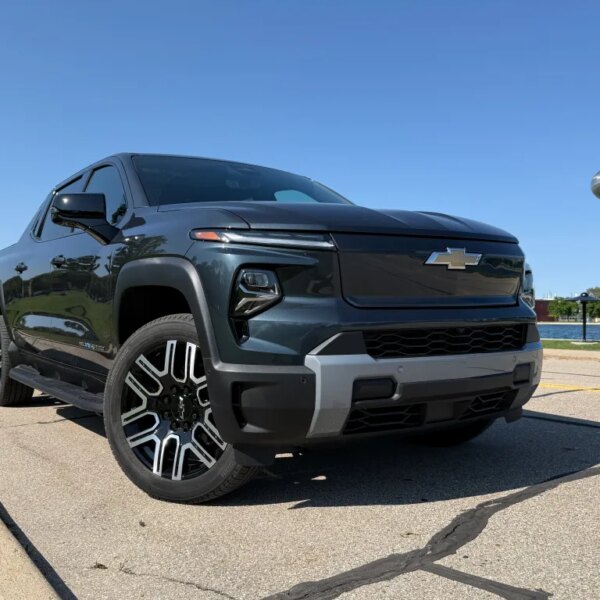Чому американці не купують новий повністю електричний пікап від Chevrolet?