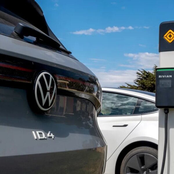 Інженерам Volkswagen висунули звинувачення у торгівлі цінними паперами на основі інсайдерської інформації щодо співпраці з Rivian