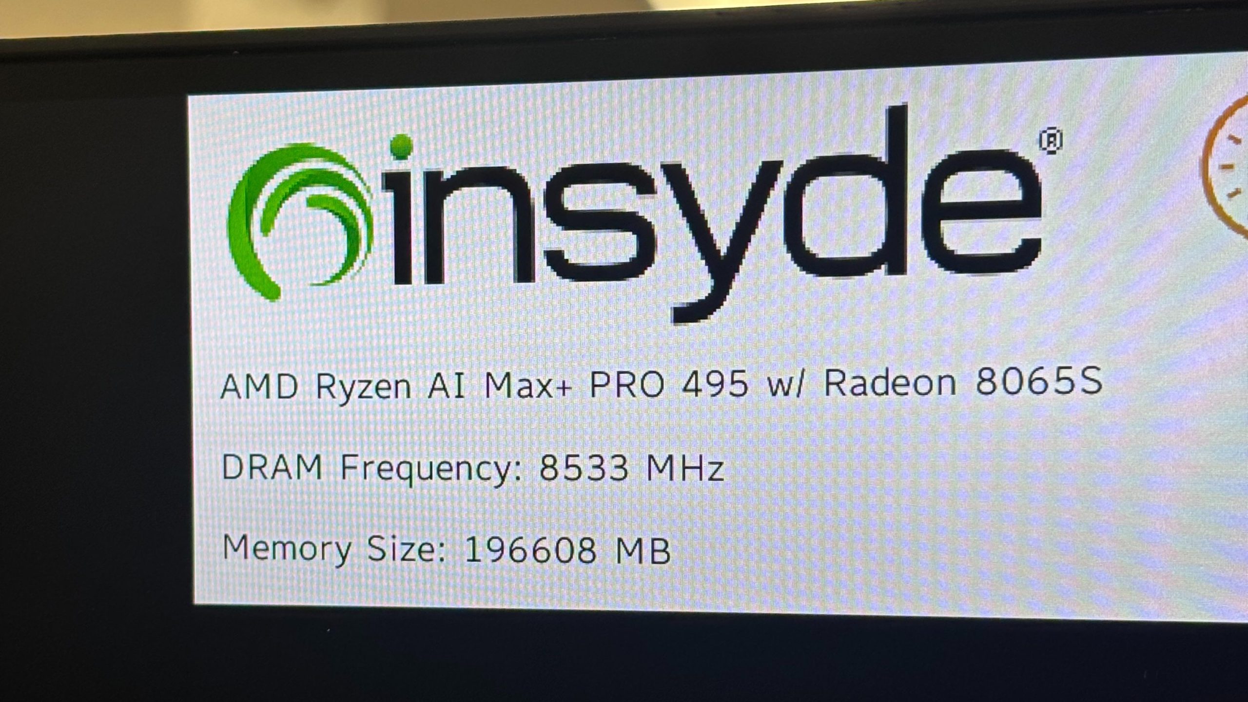 Framework вражає: новий ПК з AMD Ryzen AI MAX+ PRO 495 та 192 ГБ пам'яті легко тягне DeepSeek V4-Flash на Q8 2