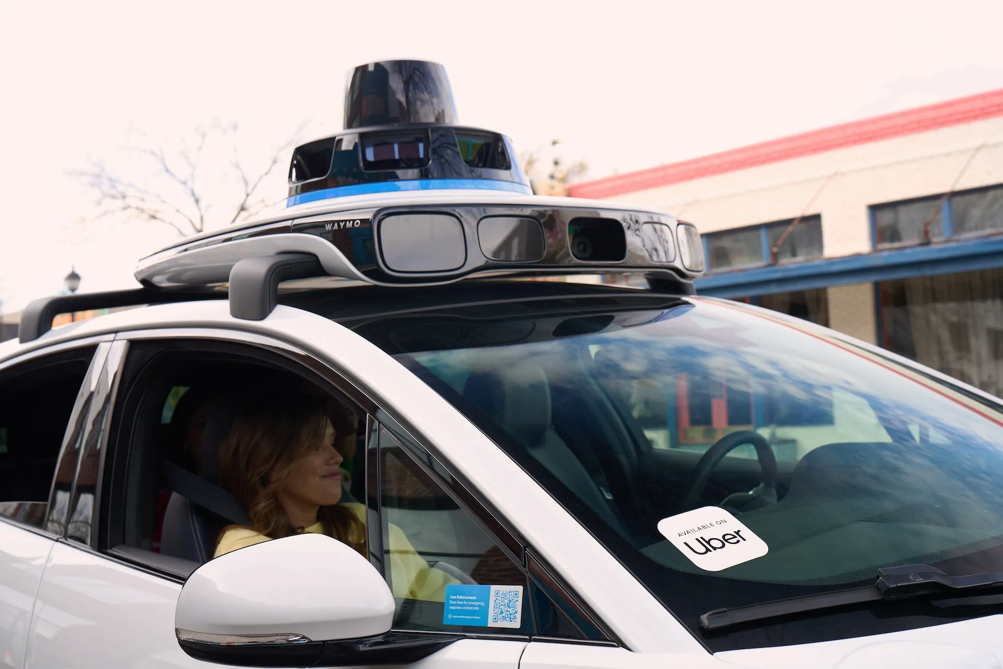 Лобістські зусилля Uber щодо роботизованих таксі ставлять компанію на курс конфлікту з Waymo 3 Лобістські зусилля Uber щодо роботизованих таксі ставлять компанію на курс конфлікту з Waymo 3