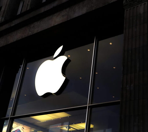 Apple змушує постачальників дешевшати OLED-дисплеї для iPhone 18 — усе через дефіцит пам’яті