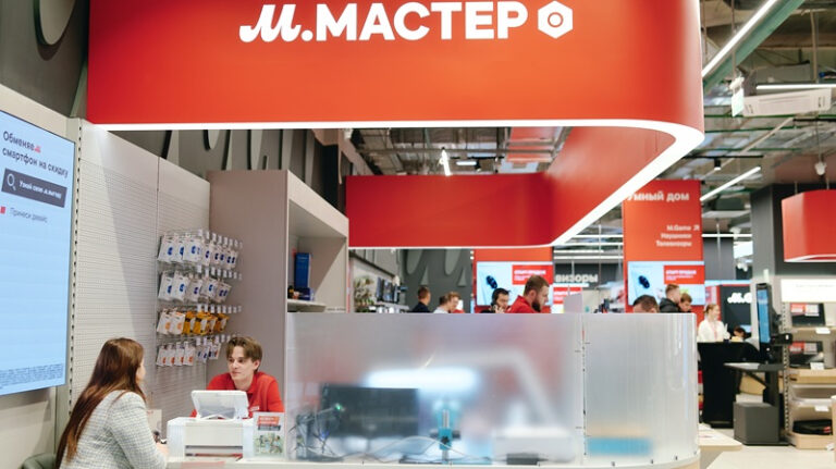 Відновлюють навіть iPhone 4: українці дедалі частіше ремонтують електроніку, аніж купують нову 6