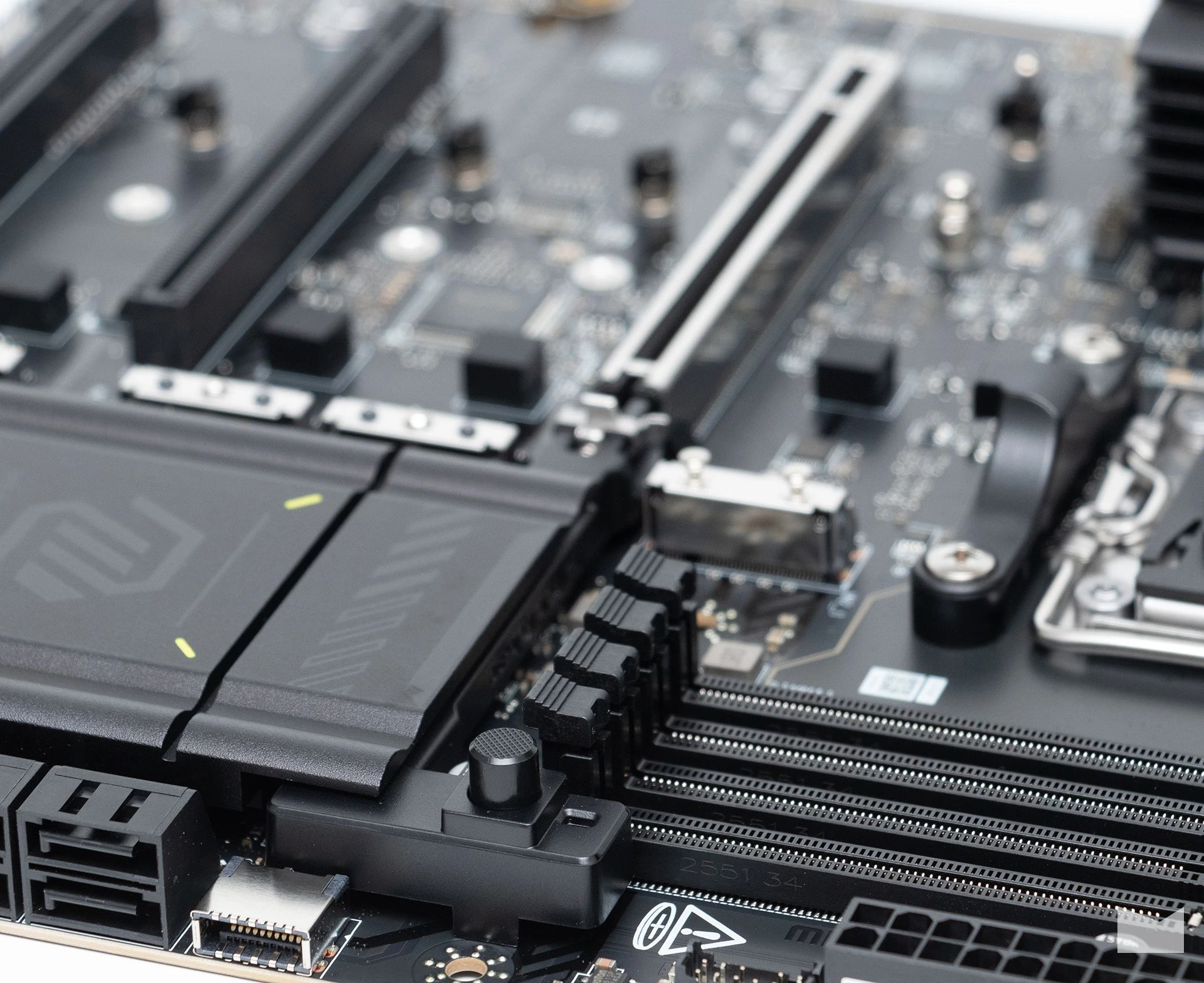 MSI MAG B850 TOMAHAWK MAX WIFI II: розвинене відчуття такту 12