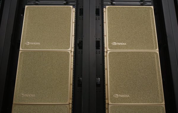 NVIDIA прагне випускати до 1000 стійок Vera щодня, відвантаживши “сотні тисяч” автономних серверів Grace, націлюючись на домінування на ринку ШІ-процесорів