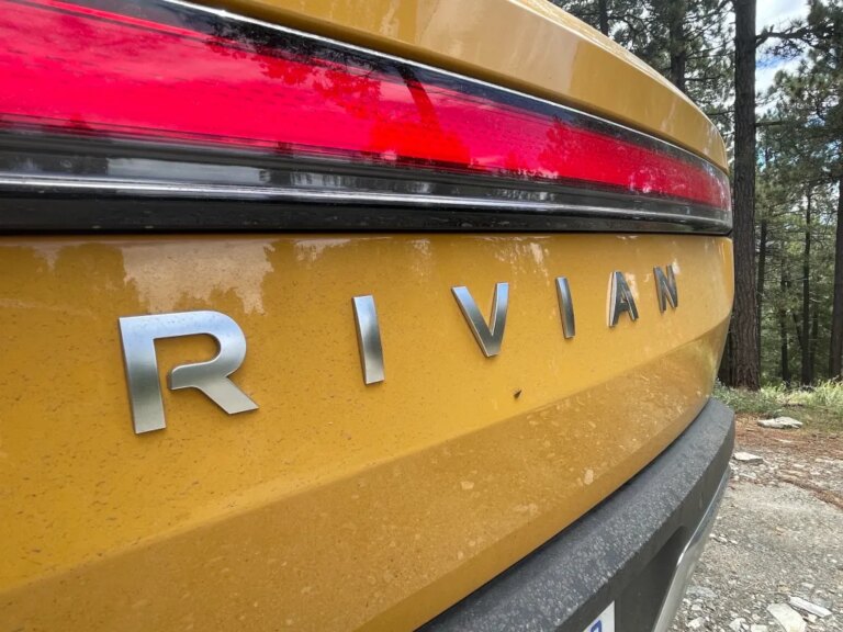 Власники Rivian подають до суду: компанію звинувачують у брехливих обіцянках щодо автопілоту 1 Власники Rivian подають до суду: компанію звинувачують у брехливих обіцянках щодо автопілоту 1