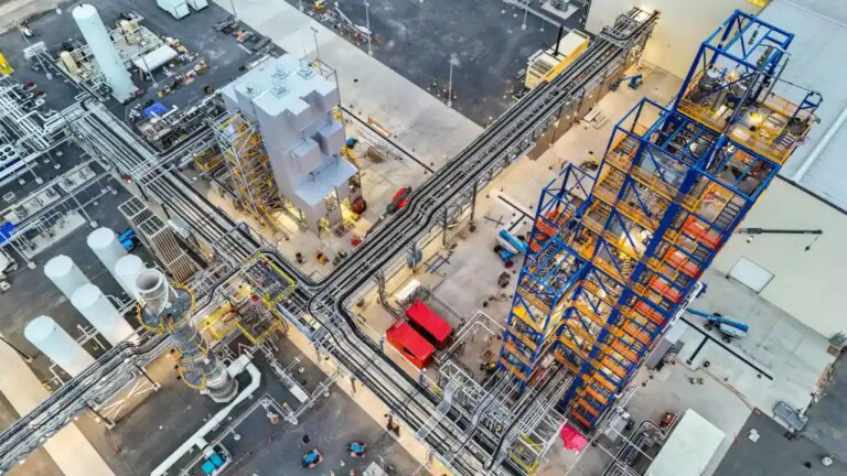 Попри спад на ринку електромобілів, Sila залучила $300 млн на розширення заводу з виробництва матеріалів для акумуляторів 3