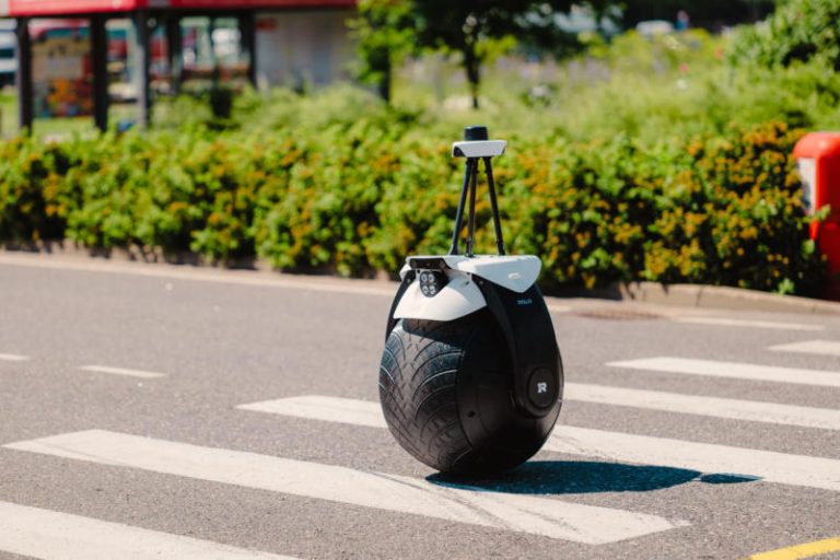 Одноколісний робокоп: Rollo Robotics представила прототип робота-патрульного 1Rollo 26 Одноколісний робокоп: Rollo Robotics представила прототип робота-патрульного 1Rollo 13