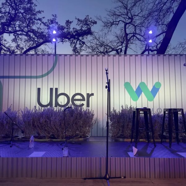 Лобістські зусилля Uber щодо роботизованих таксі ставлять компанію на курс конфлікту з Waymo