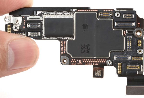 Apple на роздоріжжі: два десятиліття безпрецедентних викликів та боротьба за маржу у постачанні пам’яті