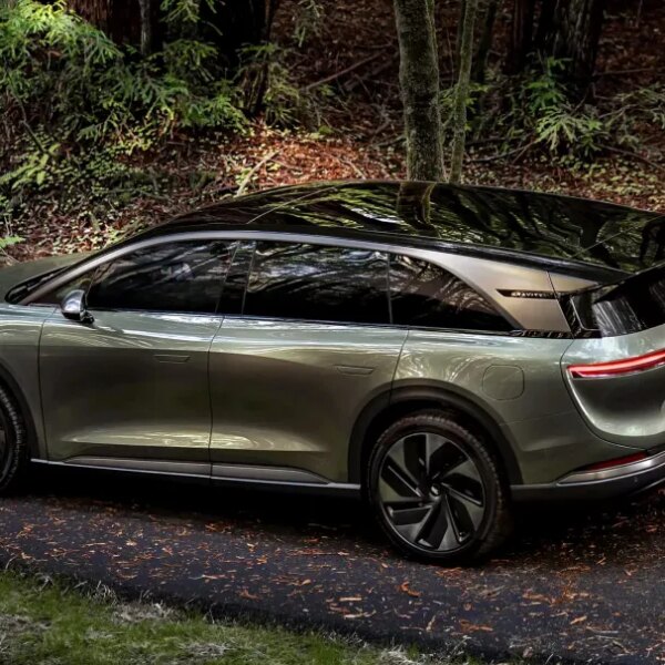 Lucid Motors спростовує чутки про можливе банкрутство