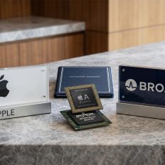 iPhone Air 2: Вдосконалений Face ID, два 48Мп сенсори та титанова рамка — що всередині? 7
