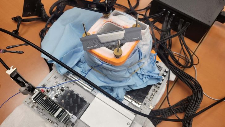 Експерт розігнав DDR5 до 13606 MT/s на Z890 AORUS Tachyon Duo X ICE 1 Експерт розігнав DDR5 до 13606 MT/s на Z890 AORUS Tachyon Duo X ICE 1