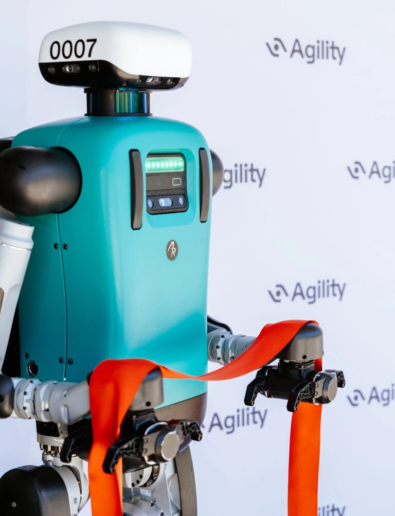 Agility Robotics вгризається в задній двір Tesla 20 Agility Robotics вгризається в задній двір Tesla 20