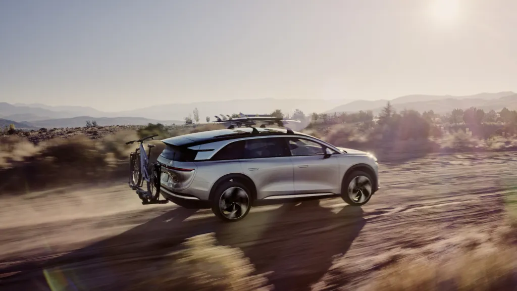 Lucid Motors: Новий CEO скорочує 18% команди для спрощення компанії 1 Lucid Motors: Новий CEO скорочує 18% команди для спрощення компанії 1