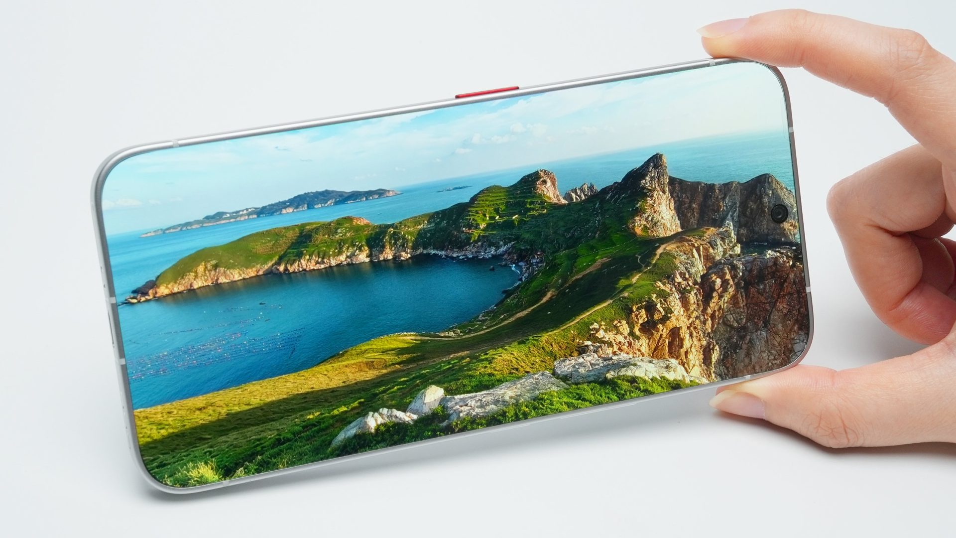 Концепт TECNO: Смартфон, що розширює межі неможливого, з екраном без рамок товщиною 0 мм 3