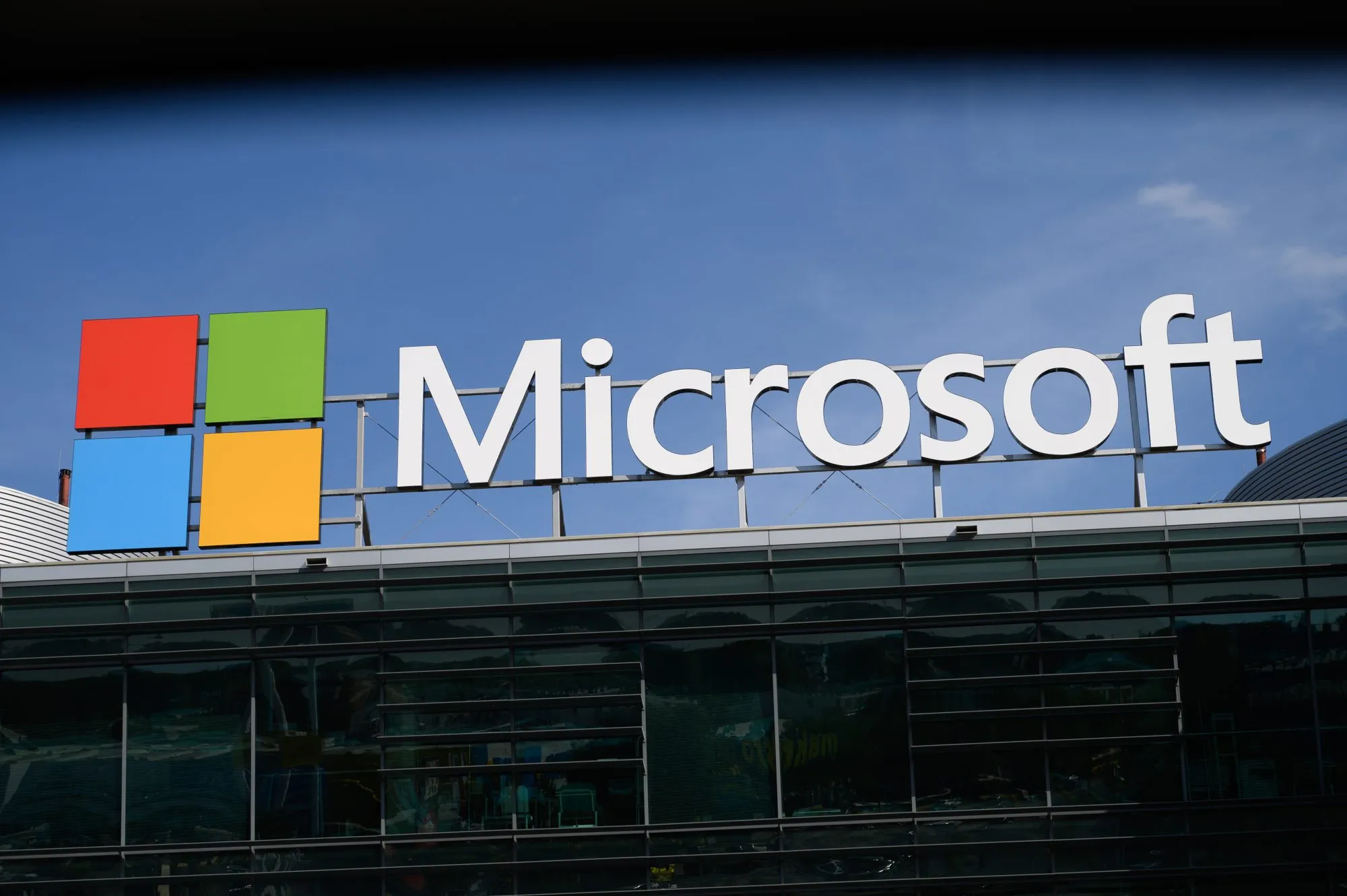 Microsoft створює власну AI-компанію з інвестиціями у $2,5 мільярди 1 Microsoft створює власну AI-компанію з інвестиціями у $2,5 мільярди 1