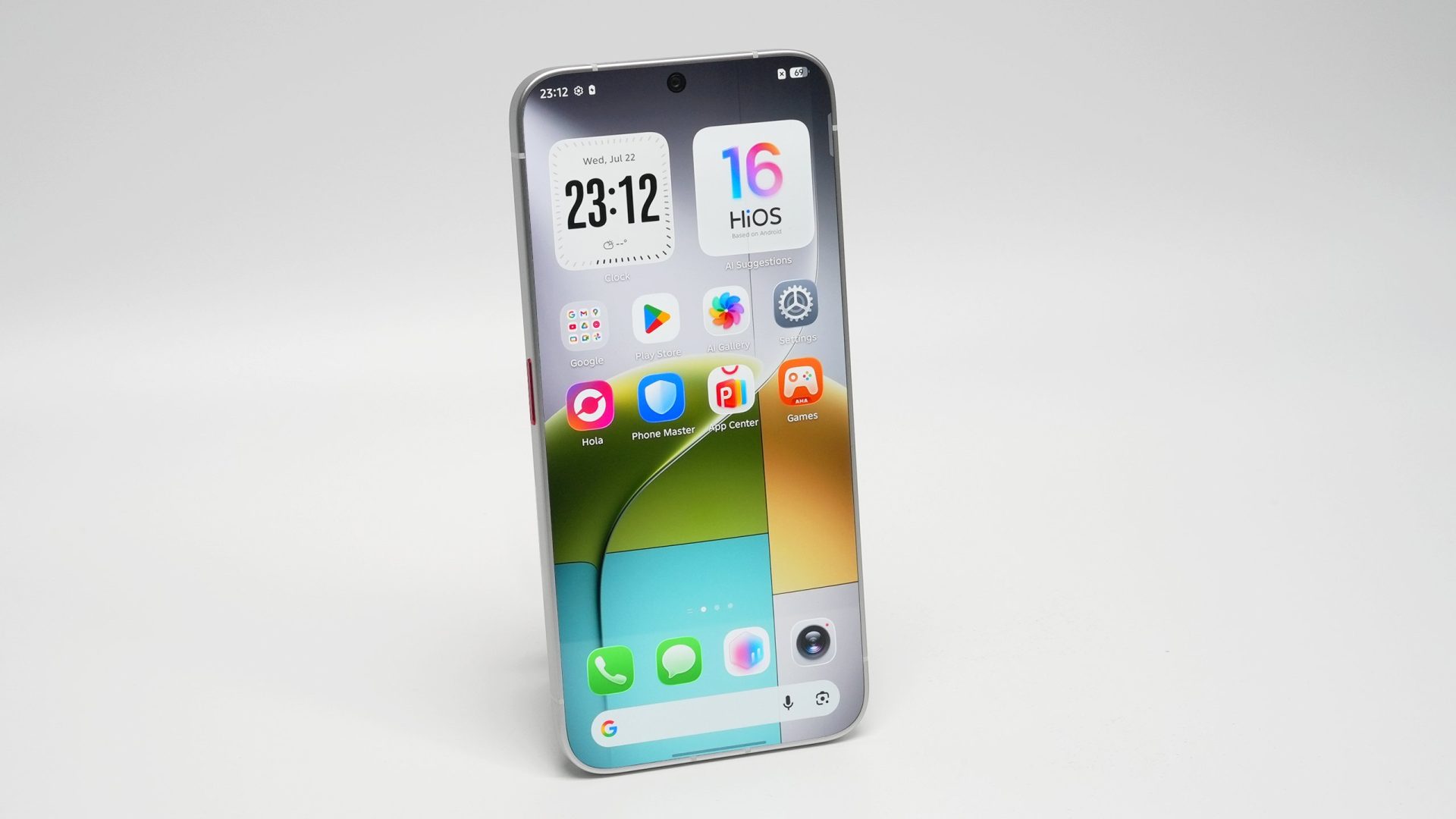 Концепт TECNO: Смартфон, що розширює межі неможливого, з екраном без рамок товщиною 0 мм 2