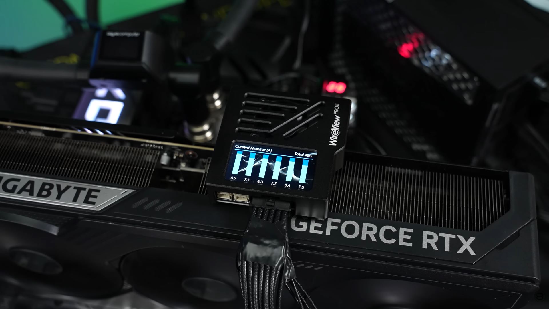 ROG Equalizer від ASUS програє звичайним роз'ємам 12V-2x6: Der8auer виявив дисбаланс струму в 4A на RTX 5090 5 ROG Equalizer від ASUS програє звичайним роз'ємам 12V-2x6: Der8auer виявив дисбаланс струму в 4A на RTX 5090 5