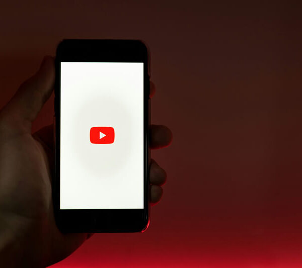 YouTube скасує монетизацію для контенту зі штучним інтелектом: названо три категорії відео, які більше не приноситимуть дохід