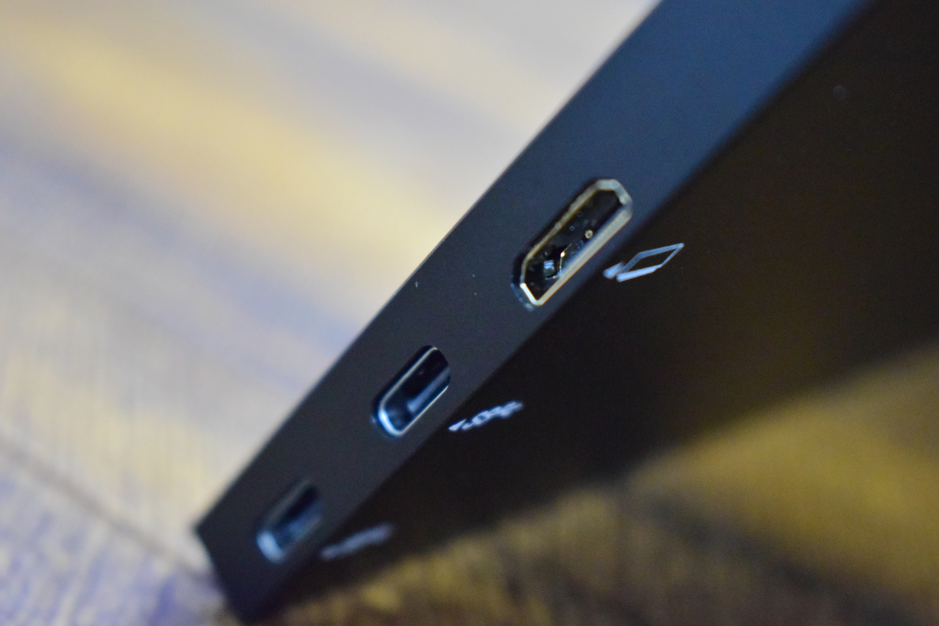 Uperfect GR14BU: Огляд портативного OLED-монітора з сенсорним екраном – маленький, але універсальний 6