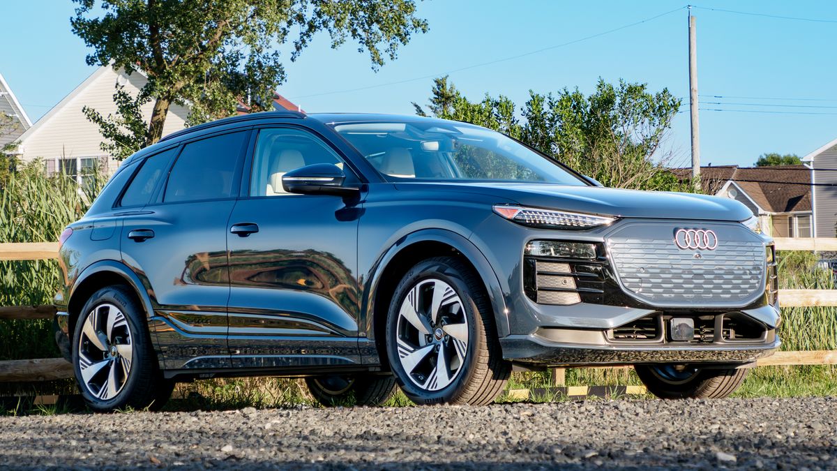 Audi Q6 e-tron проти BMW iX: яку розкішну електроніку обрати 83
