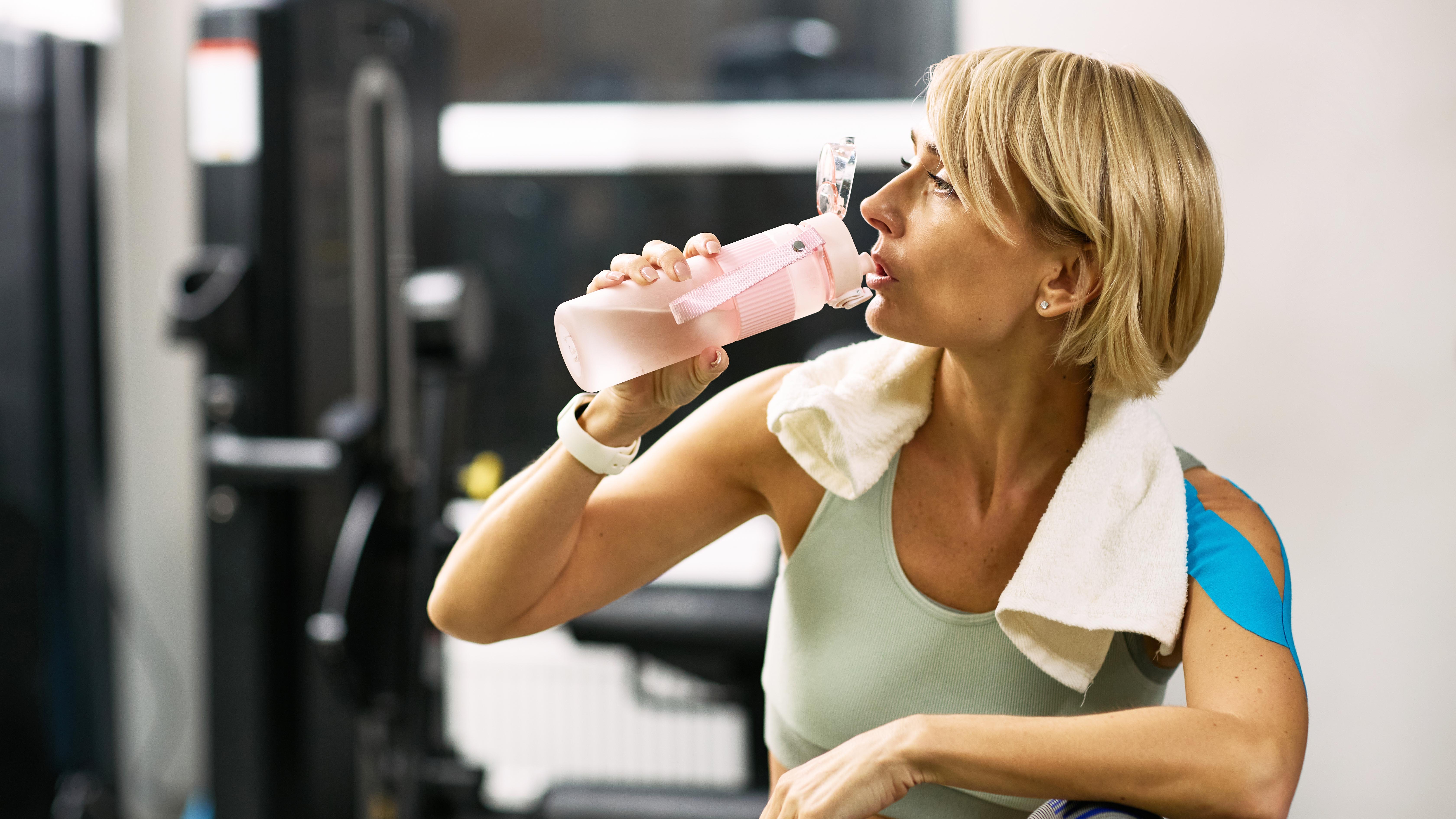 Три динамічні вправи на баланс для тих, кому за 60 1