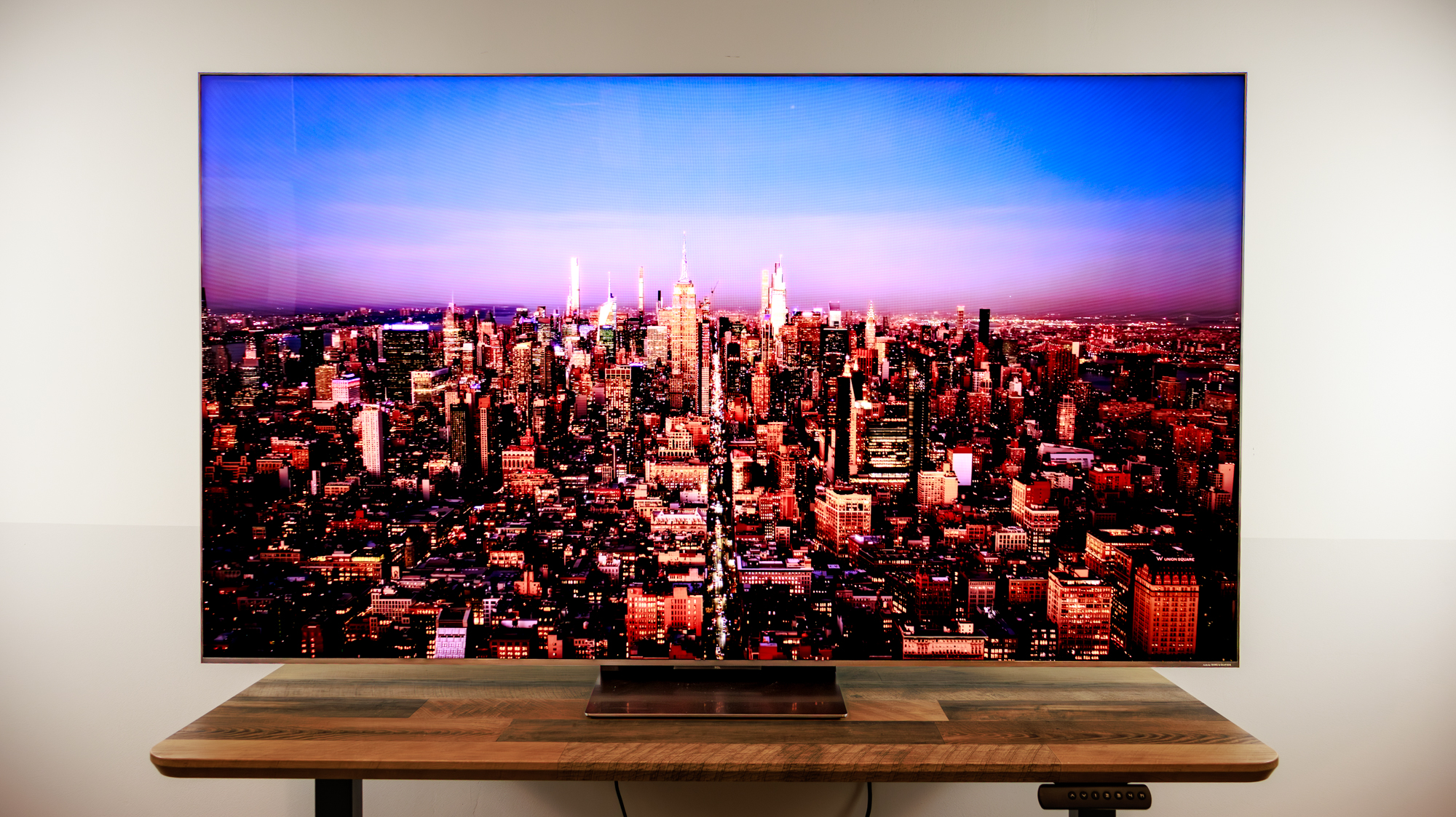 TCL QM8L чи QM7L: який Mini-LED телевізор краще показав себе в нашій лабораторії 6