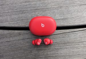 Apple виправляє вразливість у Beats Studio Buds, яка дозволяла підслуховування