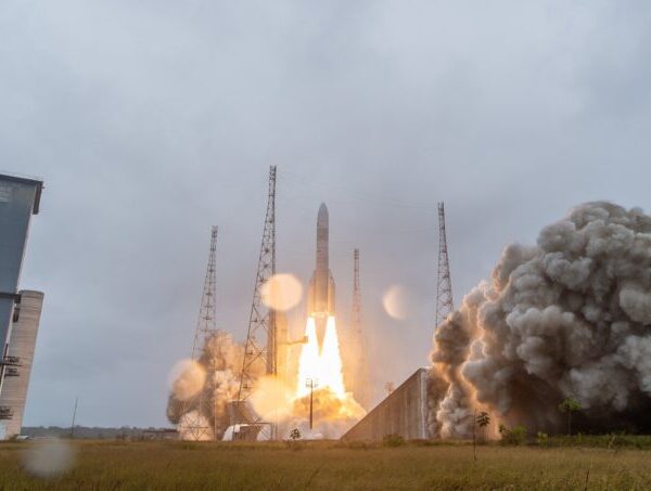 Європа відкладає модернізацію ракети Ariane 6