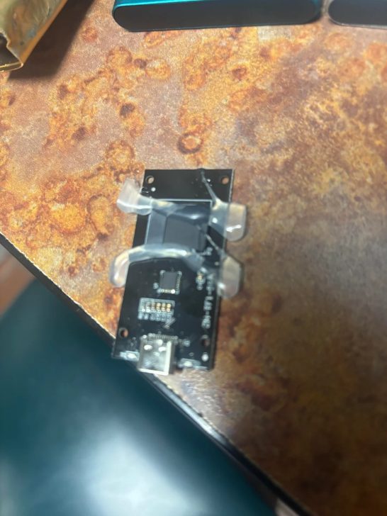 Власник купив три 32 ТБ жорстких диски, а отримав microSD-карту 3 Власник купив три 32 ТБ жорстких диски, а отримав microSD-карту 3