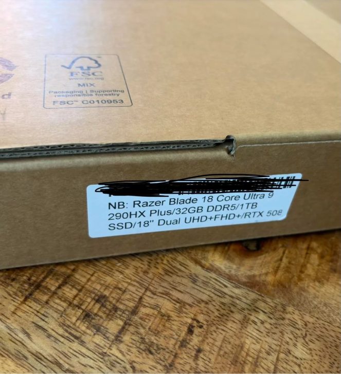 Razer Blade 18 з RTX 5090 помилково продається за $2900 з подвійним сховищем 2 Razer Blade 18 з RTX 5090 помилково продається за $2900 з подвійним сховищем 2