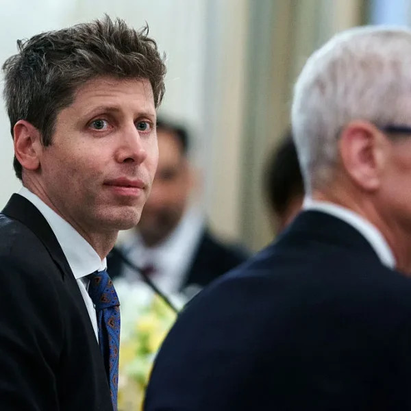 Apple: Ще більше колишніх працівників могли винести конфіденційні дані до OpenAI