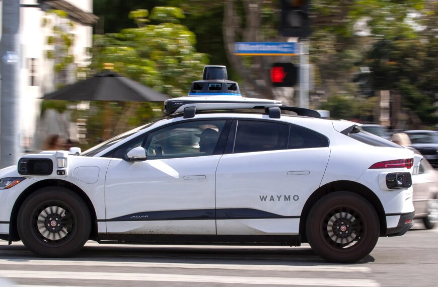 Головна 21 Waymo та Zoox: зростання ризиків для водіїв-випробувачів роботаксі