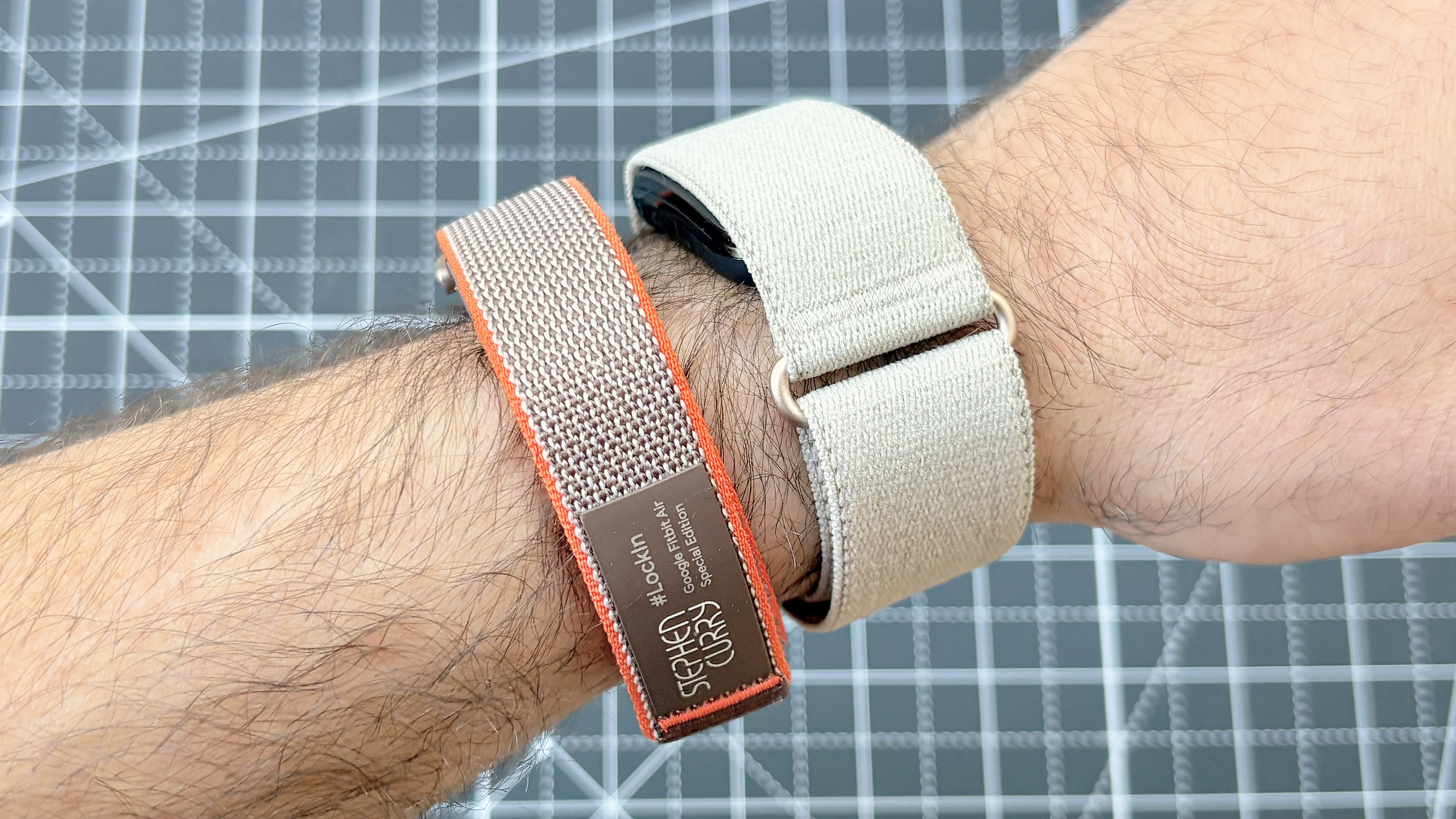 Apple розглядає Apple Watch без дисплея для конкуренції з Whoop та Fitbit Air 2 Apple розглядає Apple Watch без дисплея для конкуренції з Whoop та Fitbit Air 2