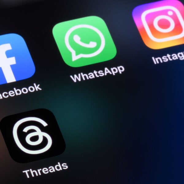 Meta-додатки збирають удвічі більше даних, ніж Apple і Microsoft