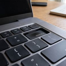 Власник MacBook Pro M4 Pro уникнув ремонту екрана за $700, використавши M1 MacBook Pro як монітор 5