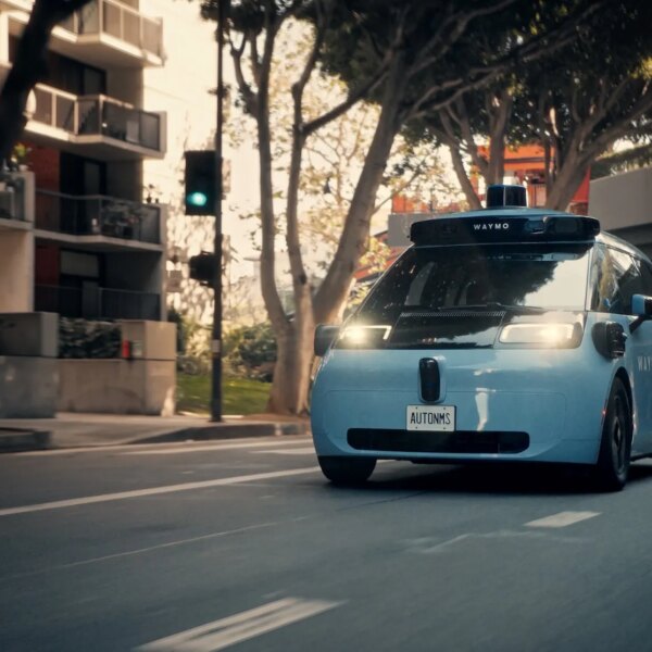Waymo розширює амбіції завдяки власному чипу