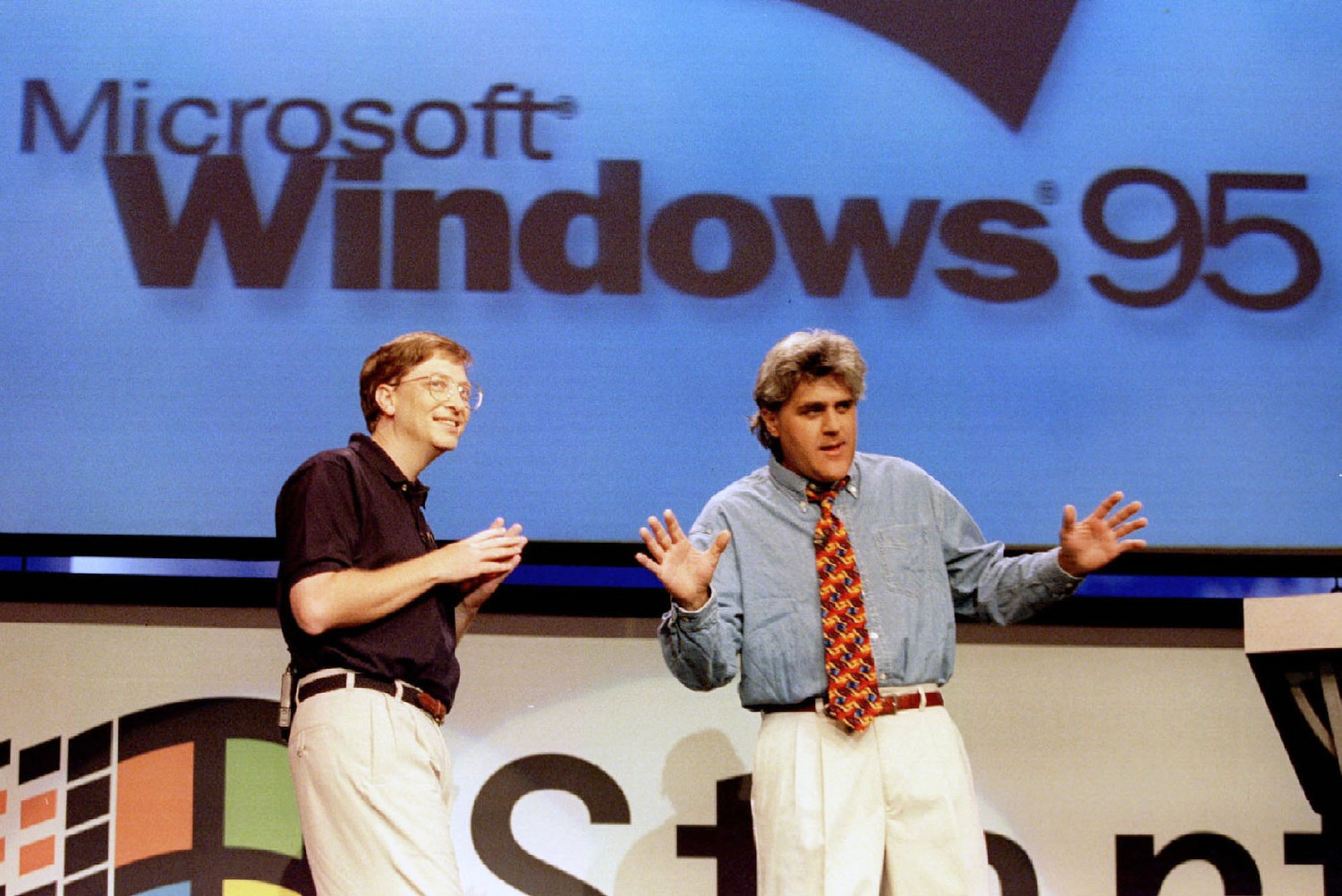 Білл Гейтс та Джей Лено під час запуску Windows 95