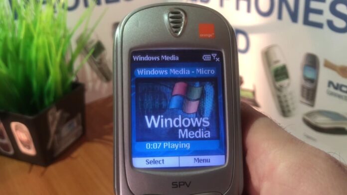 Перший смартфон Microsoft Orange SPV, випущений за п'ять років до iPhone