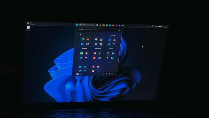 Розблокуйте переміщувану панель завдань Windows 11, меню «Пуск» з можливістю зміни розміру та пошук без Bing.