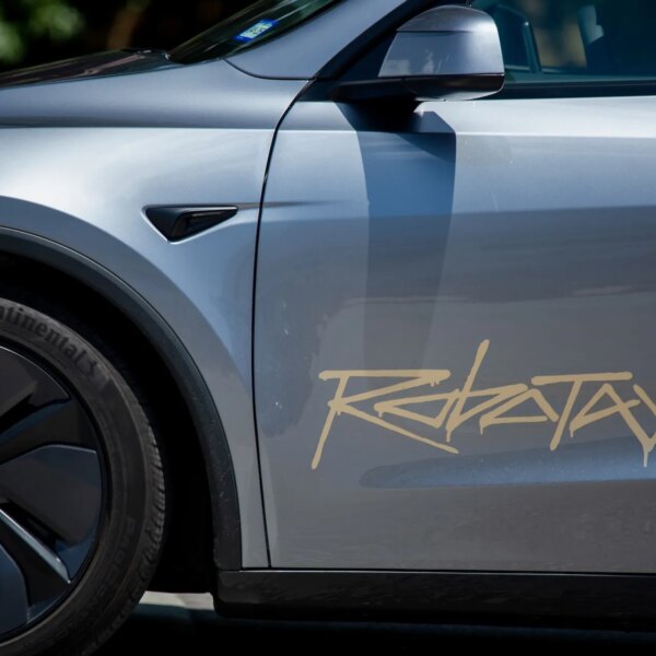 Tesla, Uber, Waymo отримали дозвіл на тисячі роботаксі в Неваді